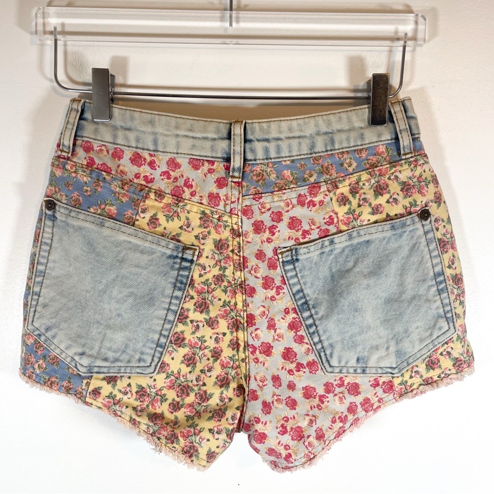 FARM Rio Floral High Waist Shorts - Multicolor - Picture 6 of 10